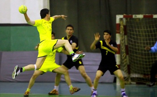 رقابت های قهرمانی هندبال نوجوانان استان مرکزی برگزار شد