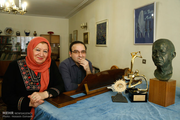 حسین دهلوی و همسری که عشق به او هدیه داد/ مادرم را ستایش می‌کنم