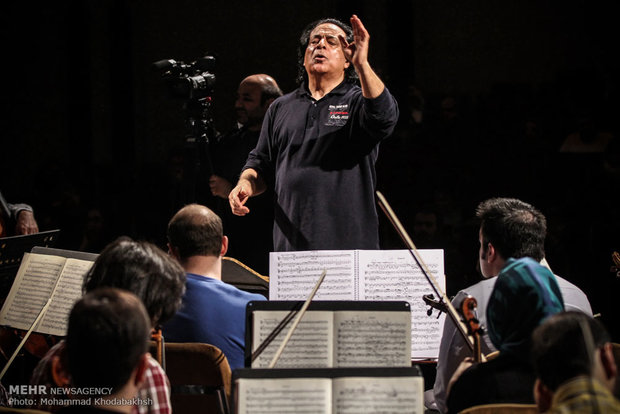 ارکستر سمفونیک تهران رسما فعالیتش را از سر گرفت/ اجرای سرود ملی
