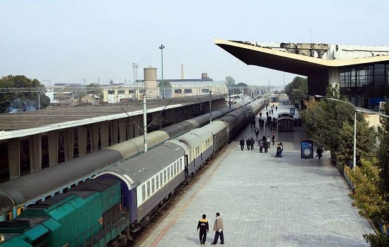 نخستین قطار گردشگری تبریز – مراغه توسط بخش خصوصی راه اندازی شد
