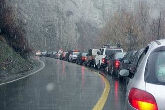  بارش باران در جاده‌های مازندران و اردبیل