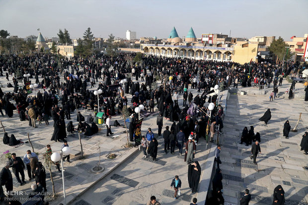 زیارت اهل قبور و شهدا در آخرین پنج شنبه سال در قم
