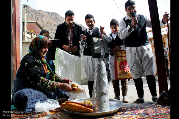 آیین سنتی نوروز خوانی در روستای ییلاقی بنجاب آمل