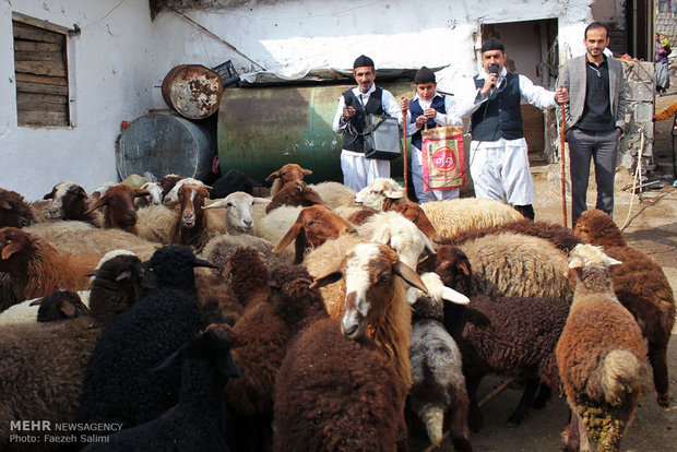 آیین سنتی نوروز خوانی در روستای ییلاقی بنجاب آمل