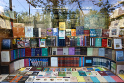 قاچاق عناوین پرفروش کتاب وتخفیف ناشران چالش کتابفروشی در اصفهان