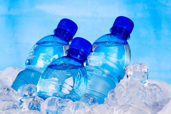 برای تولید هر یک لیتر آب بطری، سه لیتر آب مصرف می شود