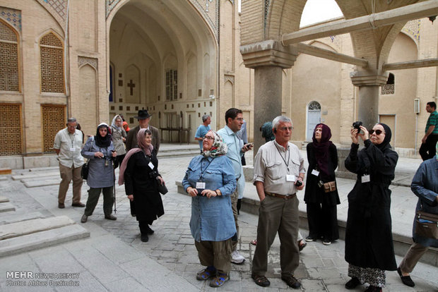 ورود قطارگردشگران خارجی به اصفهان