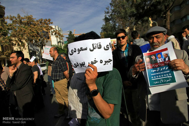 تجمع مردم مشهد در اعتراض به جنایات عربستان در یمن