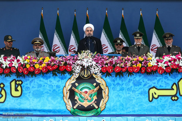 مراسم رژه روز ارتش با حضور حجت الاسلام حسن روحانی رئیس جمهور