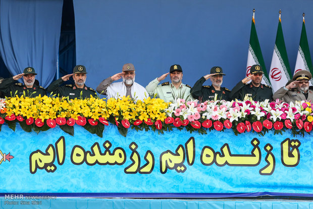 مراسم رژه روز ارتش با حضور حجت الاسلام حسن روحانی رئیس جمهور