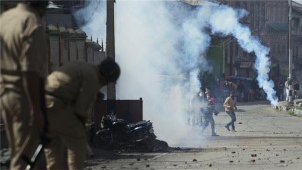 کشمیر میں ریلیوں اورپاکستانی جھنڈے لہرانے پر پابندی عائد