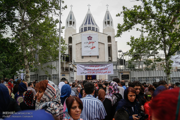 راهپیمایی ارامنه به مناسبت یکصدمین سالگرد نسل‌کشی ارمنی‌ها