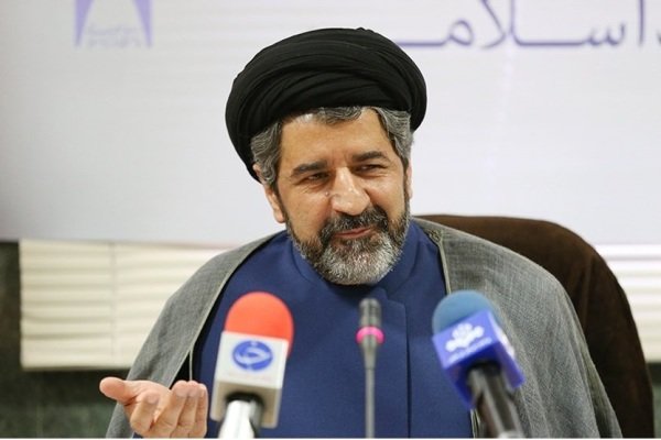 «طه هاشمی» معاون فرهنگی و دانشجویی دانشگاه آزاد شد