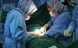 اولین عمل سزارین مادر مبتلا به کرونا در بیمارستان شهدای کارگر یزد