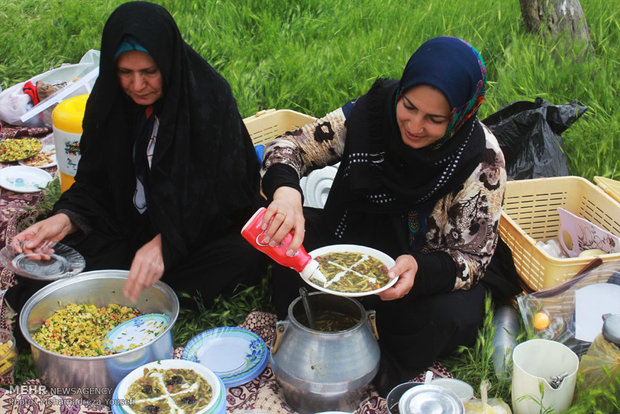 آیینهای بهاری ایران / از حکومت زنانه تا بیل بر دوش مردان 3