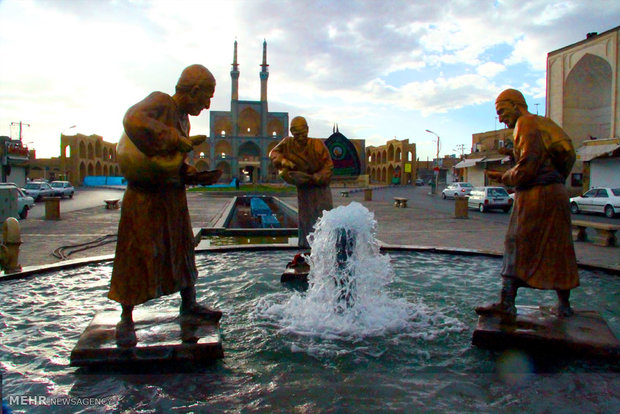 Emir Çakmak; tarihi kent Yezd'in sembolü