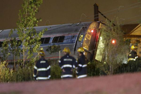 واژگون شدن قطار در آمریکا ۱۴۵ کشته وز خمی برجا گذاشت 
