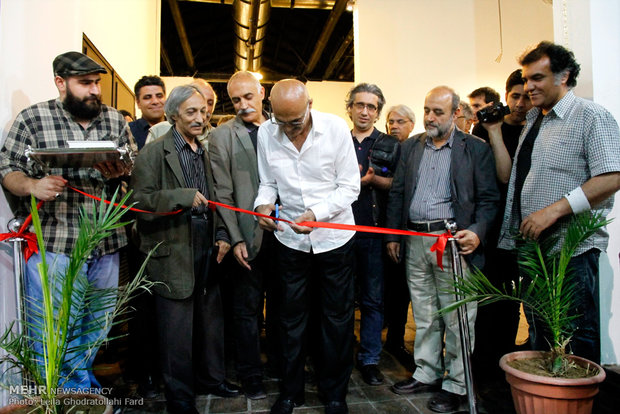 افتتاح نمایشگاه جشن بزرگ عکاسان سینما به دست جمشید هاشم پور