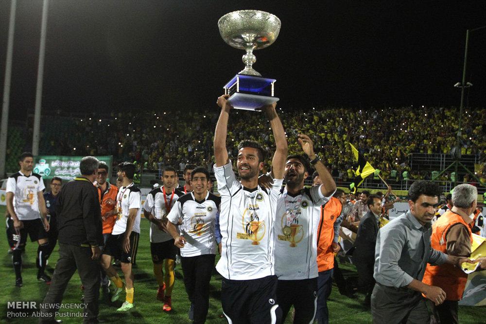 Photos: Isfahan's Sepahan Football Team Wins Iran Pro League Trophy - Photo  news - Tasnim News Agency