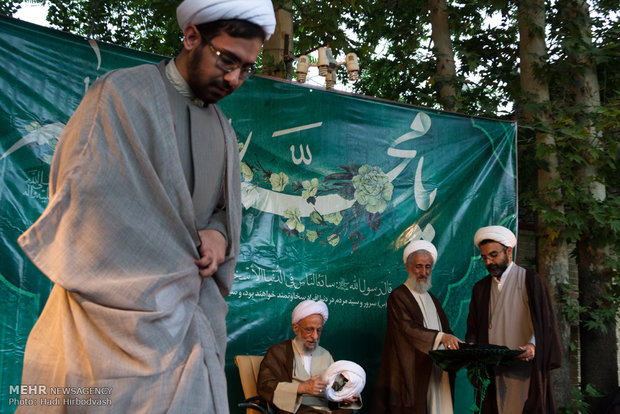 مراسم عمامه‌گذاری طلاب مدرسه امام خمینی(ره) تهران