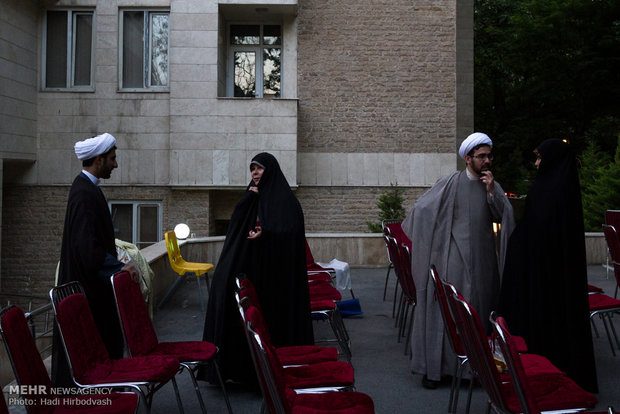 مراسم عمامه‌گذاری طلاب مدرسه امام خمینی(ره) تهران