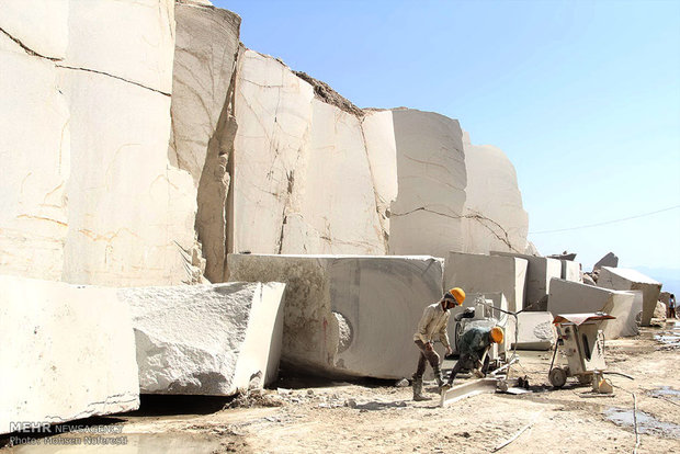 معدن های سنگ گرانیت در شهرستان نهبندان