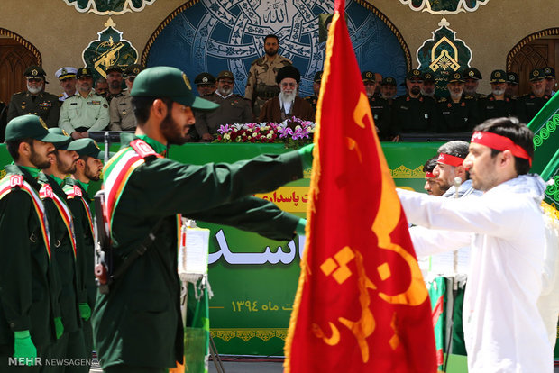 دانش‌آموختگی دانشجویان دانشگاه امام حسین(ع) با حضور رهبر انقلاب