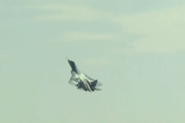 فیلم/ خروج اضطراری خلبان جنگنده روسیه