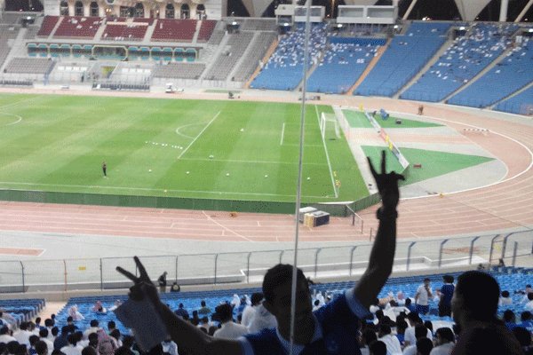 ورود بازیکنان پرسپولیس به ورزشگاه ملک فهد/ یک عربستانی غش کرد!