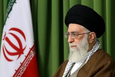 قائد الثورة الاسلامية يستقبل اعضاء مجلس الشورى