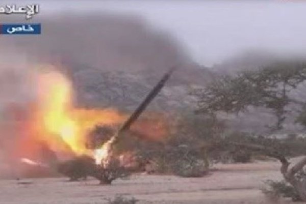 المواقع السعودية تتعرض لقصف يمني عنيف