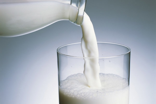 مصرف روزانه شیر منجر به کاهش وزن می‌شود