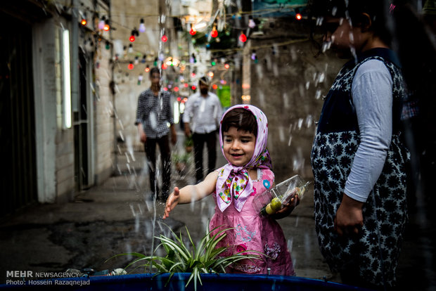 Iranians celebrating Imam Mahdi birth anniversary