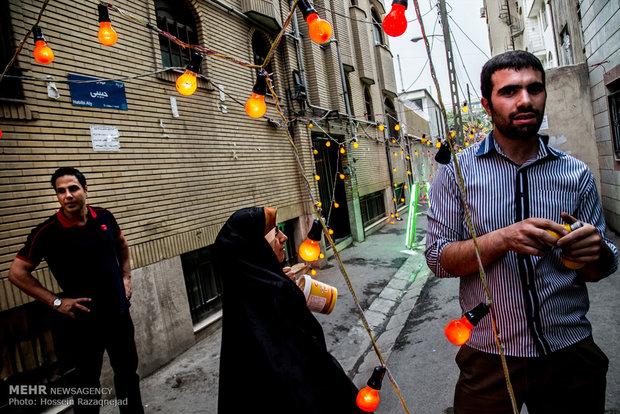 Iranians celebrating Imam Mahdi birth anniversary