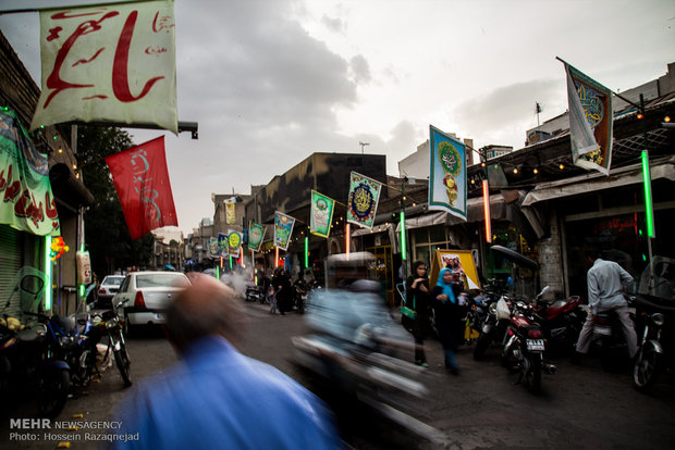 Iranians celebrating Imam Mahdi birth anniversary