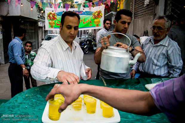 Iranians celebrating Imam Mahdi birth anniversary