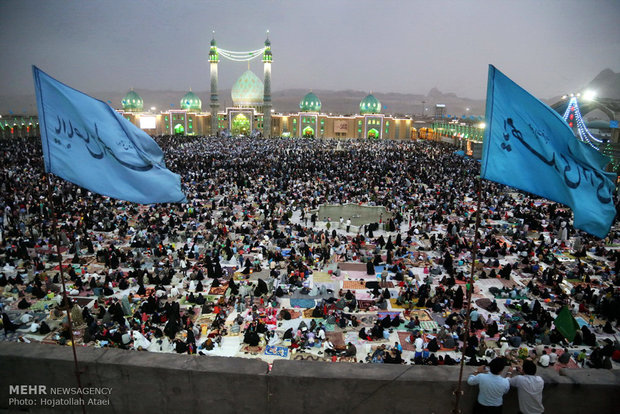 مسجد مقدس جمکران در شب میلاد امام زمان (عج)