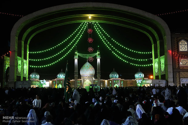 مسجد مقدس جمکران در شب میلاد امام زمان (عج)