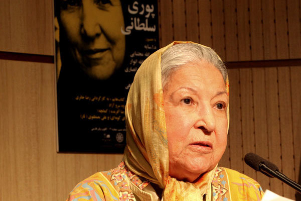 زیربناهای کتابداری نوین را با دستهای خالی در ایران ساختیم شب پوری سلطانی