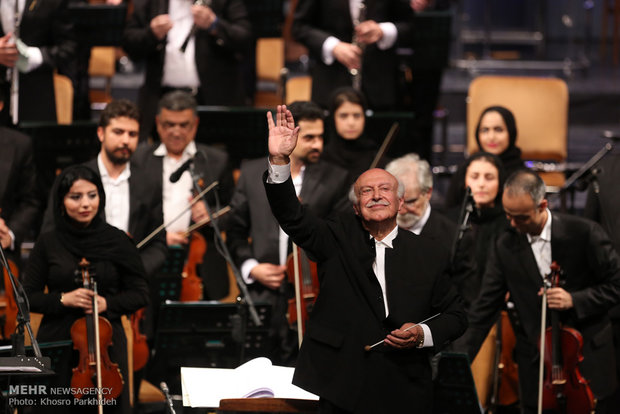 افتتاح ارکستر موسیقی ملی در حضور مقامات/ تالار وحدت ایرانی شد
