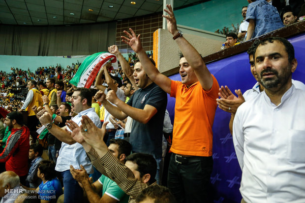 Iran, US volleyball game in frames