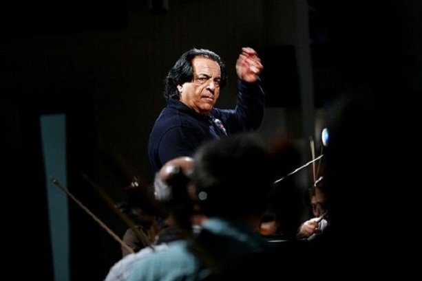 Tehran Orchestra performs in honor of martyrs