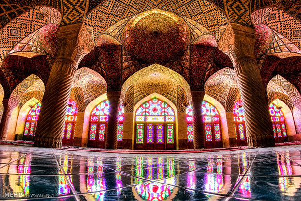ضرورت بهره گیری از نگاه اسلامی- ایرانی در معماری شهری  
