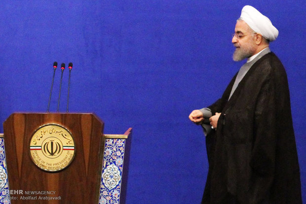 President Rouhani meets with entrepreneurs, donors 