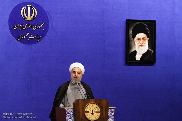 President Rouhani meets with entrepreneurs, donors 