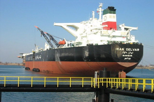 Iran lets out 5 tankers to world oil firms