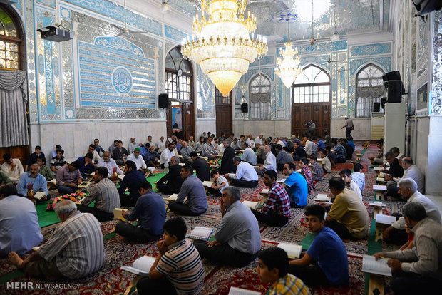 محفل انس با قرآن در آستان مقدس امامزاده عبدالله گرگان