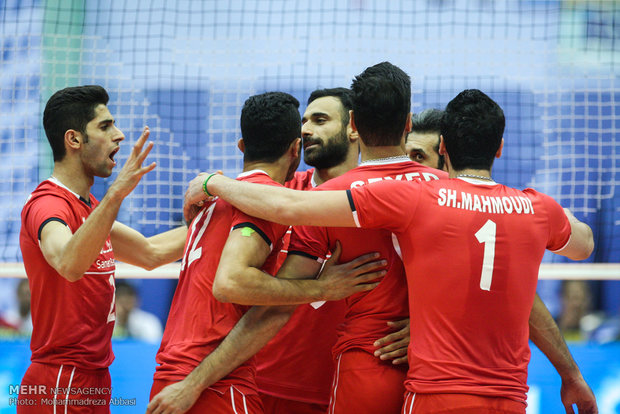 Iran, Poland volleyball in frames