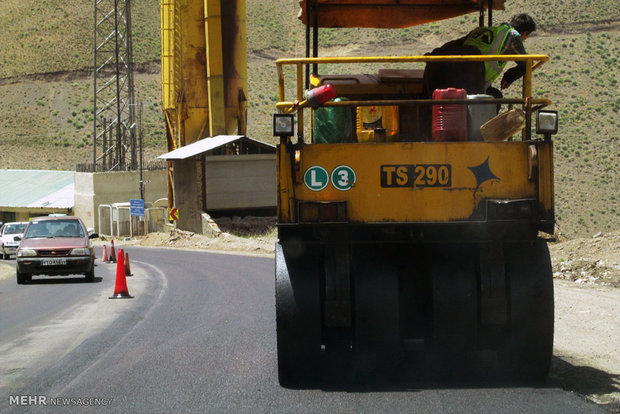 پیشرفت ۷۰ درصدی پروژه روکش آسفالت آزادراه تهران-قم تا پایان مهر پیشرفت ۷۰ درصدی پروژه روکش آسفالت آزادراه تهران-قم تا پایان مهر