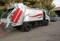 اهدای ۱۵ دستگاه خودرو حمل زباله به دهیاری های مازندران